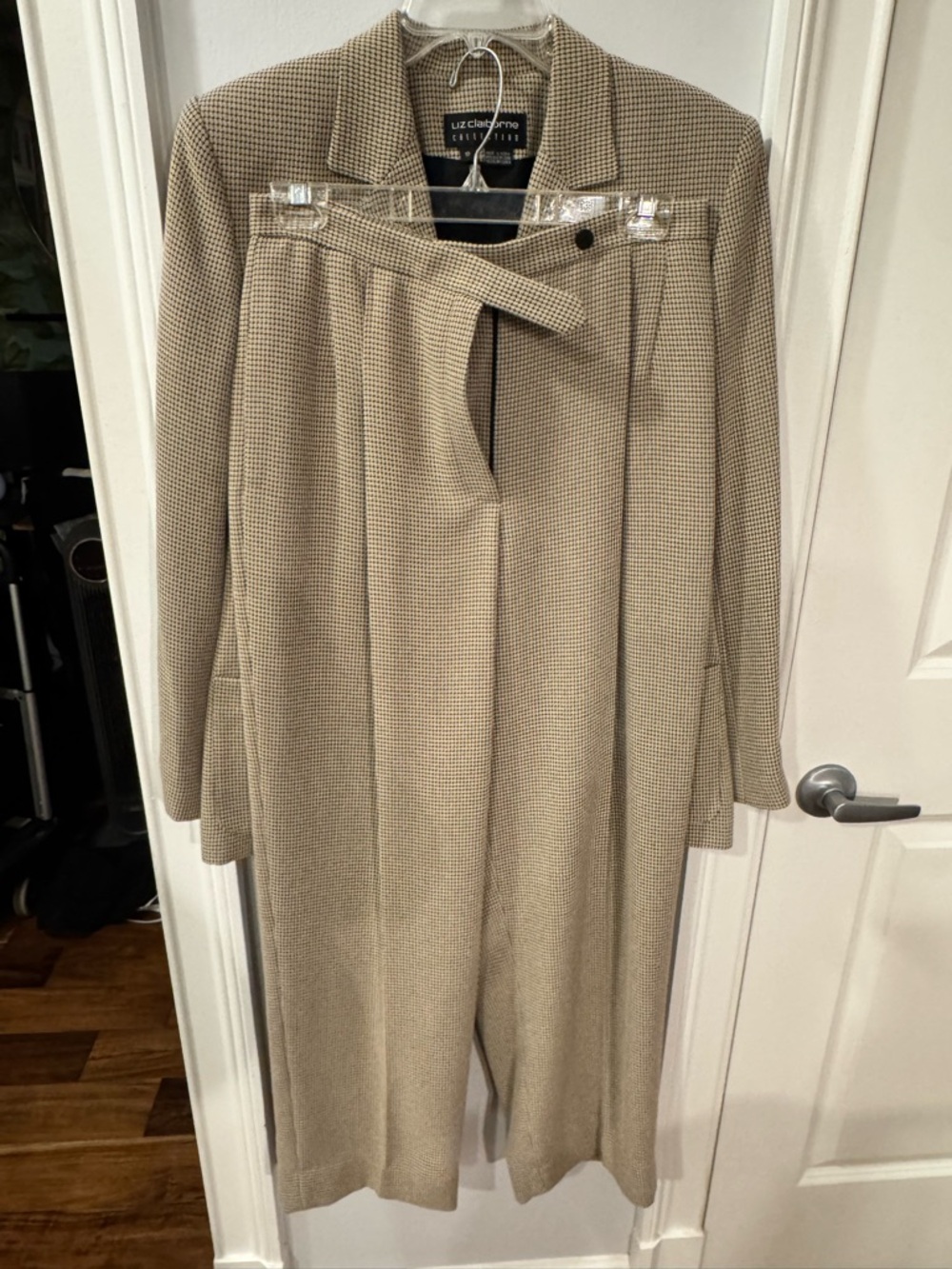 Liz Claiborne Tweed Women's Suit Jacket and Dress Set - Picture 4 of 9